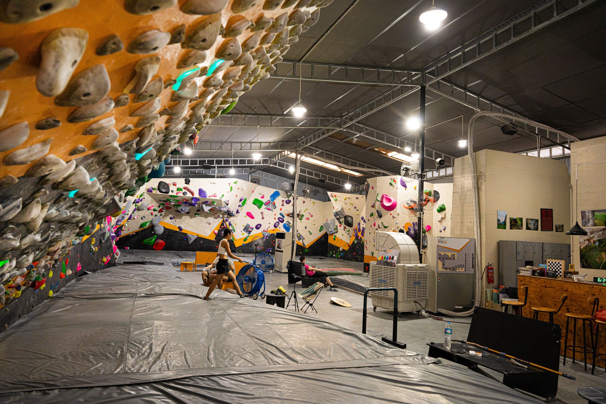 general view of vietclimb, a bouldering gym near you